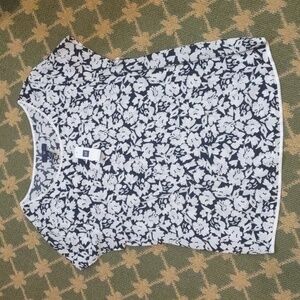 NWT GAP B/W Floral Short Sleeve Contemporary Print Blouse SZ Med